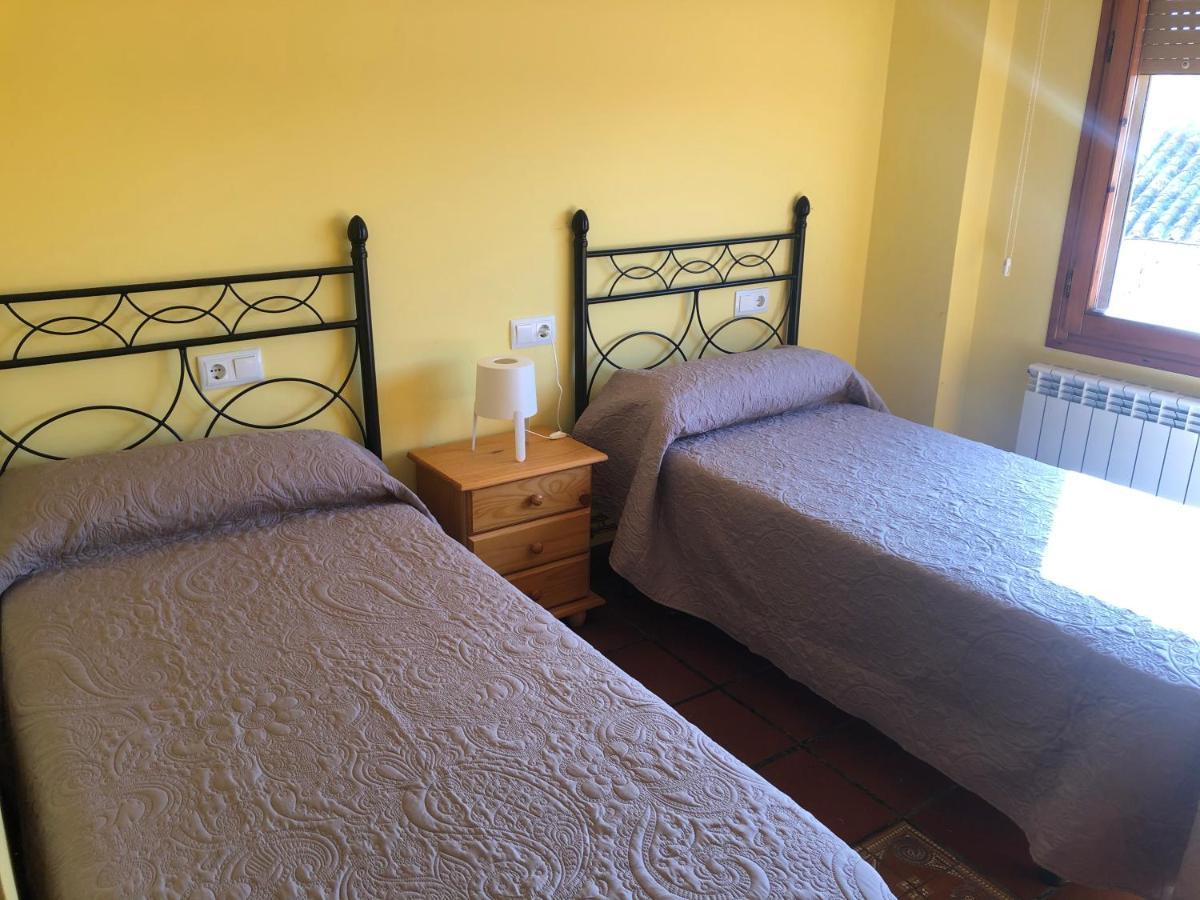 Bar Hostal Torralba De Los Sisones Экстерьер фото