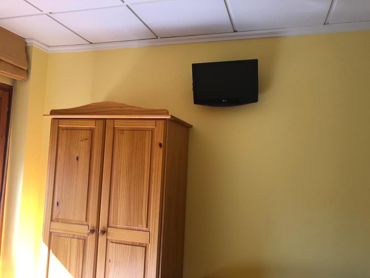 Bar Hostal Torralba De Los Sisones Экстерьер фото