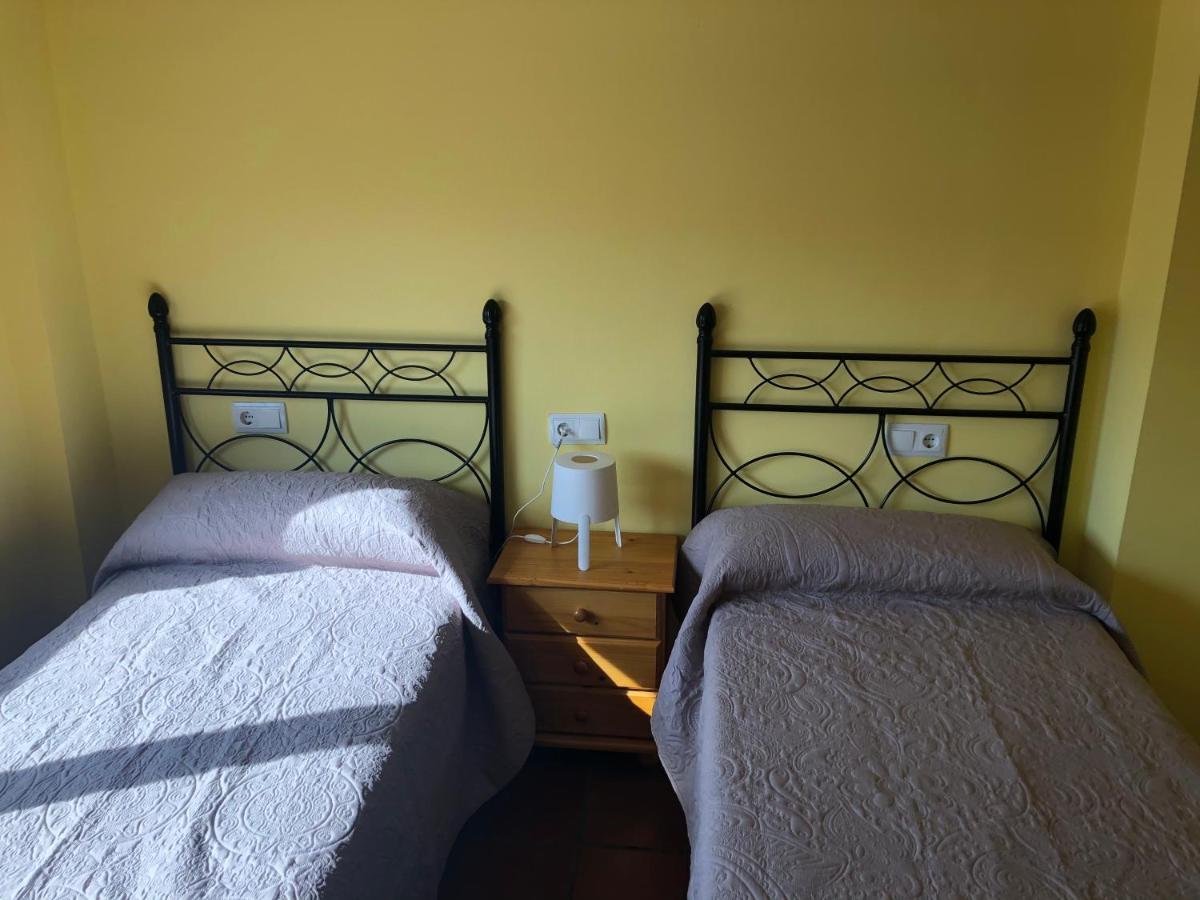 Bar Hostal Torralba De Los Sisones Экстерьер фото